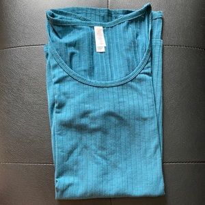 —Small LuLaRoe Classic T